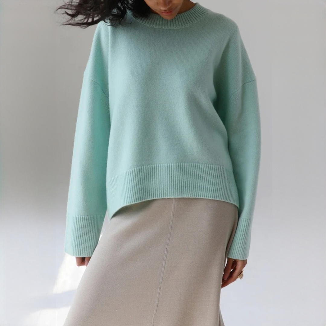 Amara - Elegant and cozy sweater