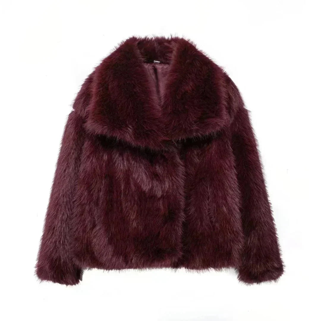 Women’s Short Faux Fur Jacket with Wide Lapels and Side Pockets – Soft Plush Outerwear for Elegant Winter Outfits and Evening Occasions