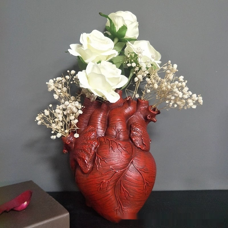 Anatomical Heart Shaped Flower Vase with Textured Vein Details and Bud Decoration Cut Glass