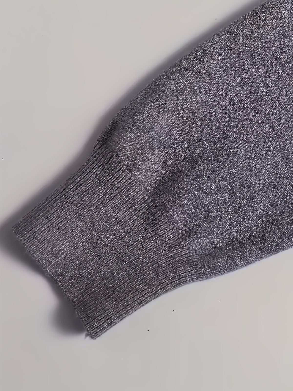 Emory | Classic V-Neck Pullover