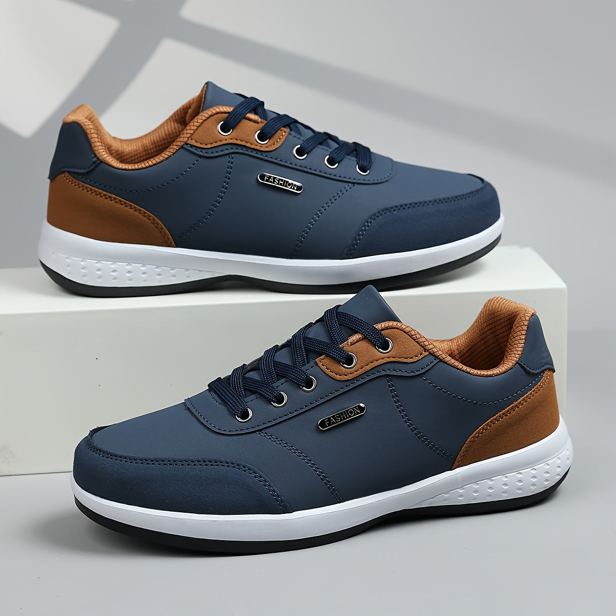 Men's Lace-Up Trainers with Contrast Detailing