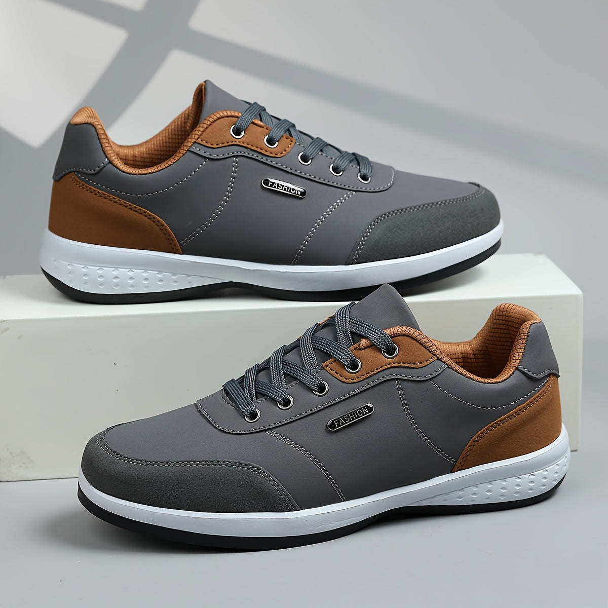 Men's Lace-Up Trainers with Contrast Detailing