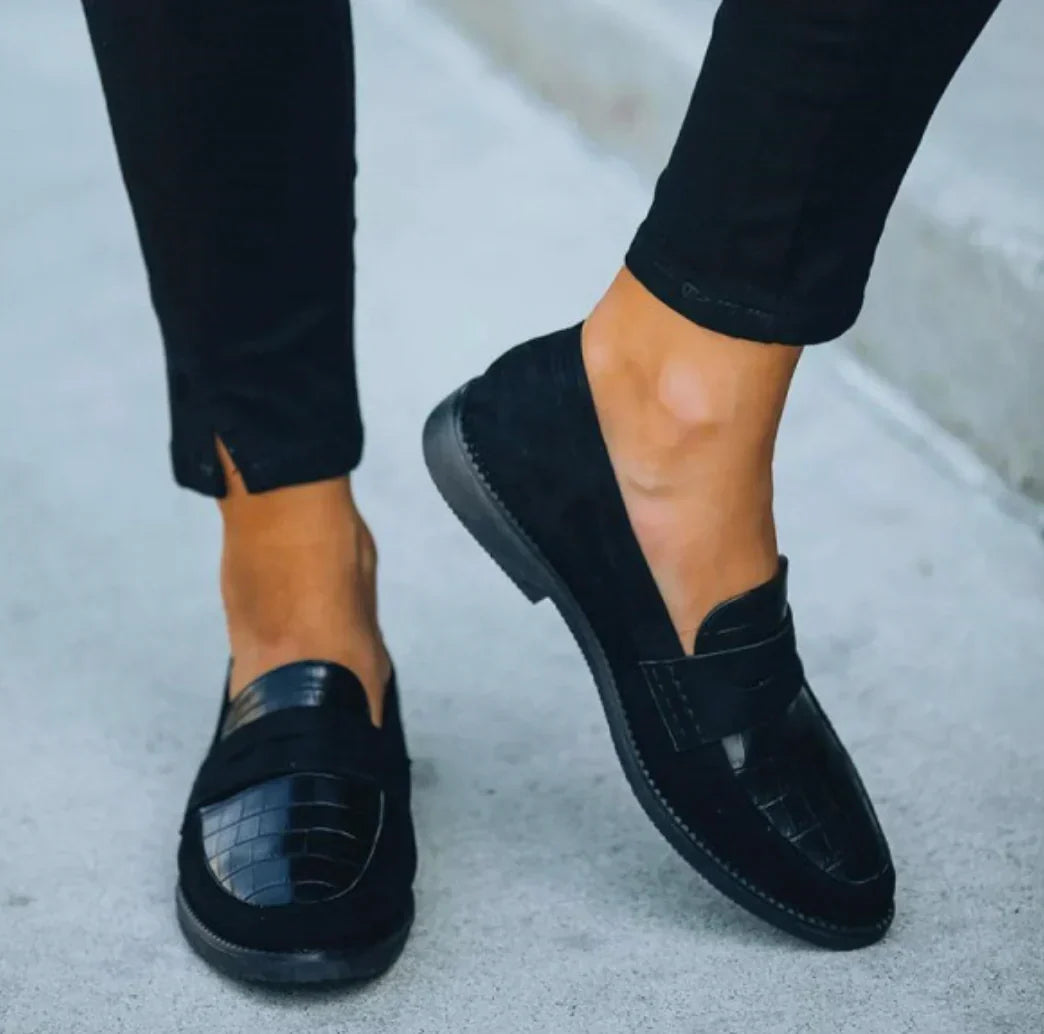 Women's Black Croc Embossed Loafers | Slip-On Flat Shoes