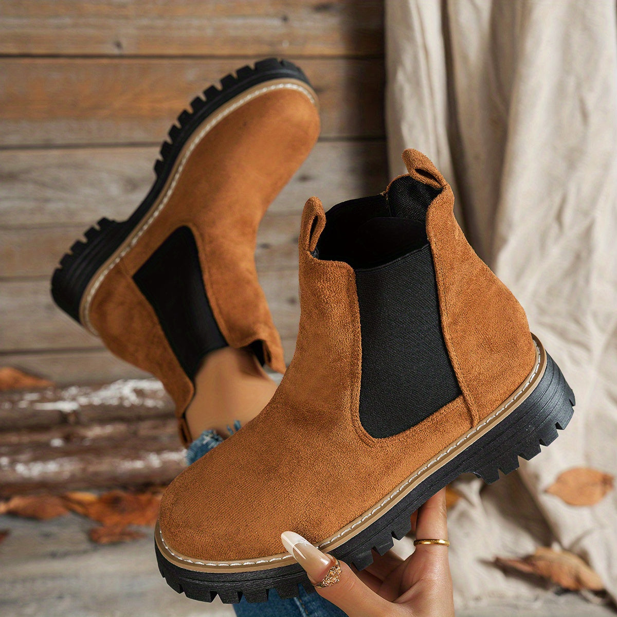 Delwyn | Platform Chelsea Boots