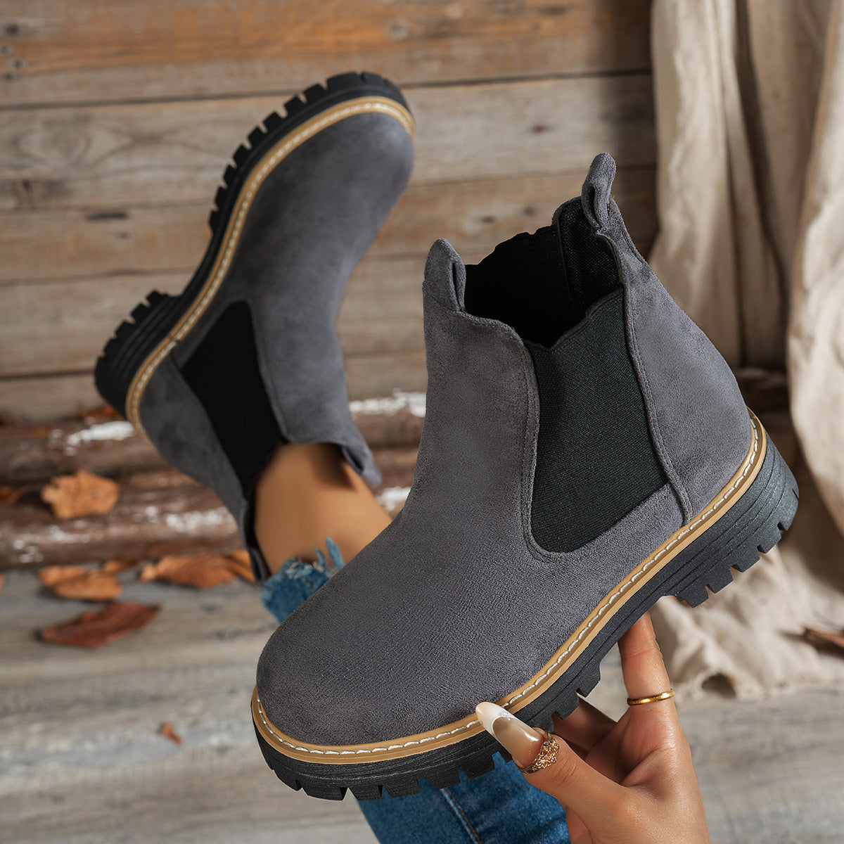 Delwyn | Platform Chelsea Boots