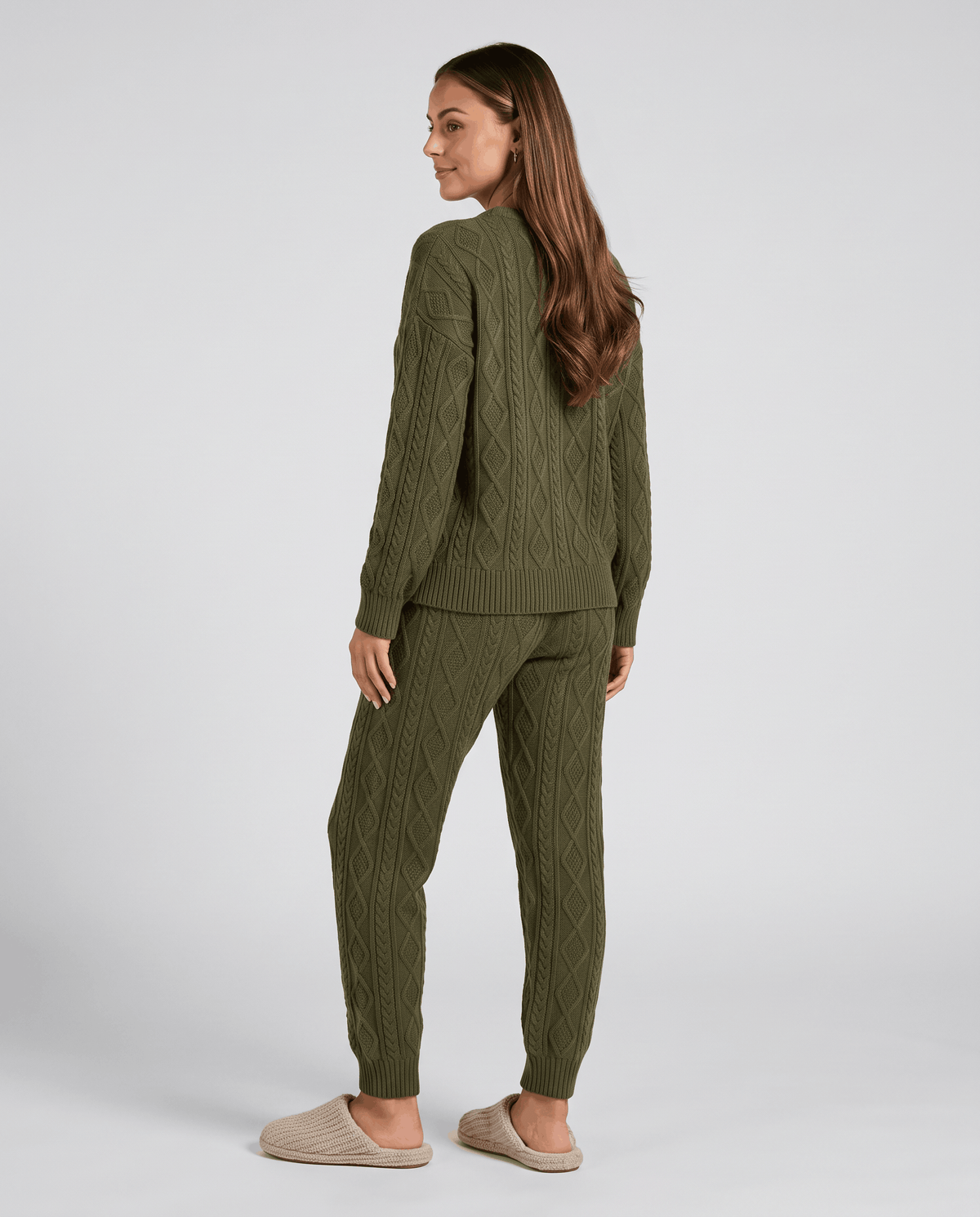 Cable Knit Loungewear Set – Crew Neck Sweater, Jogger Pants & Relaxed Fit | Tamsin