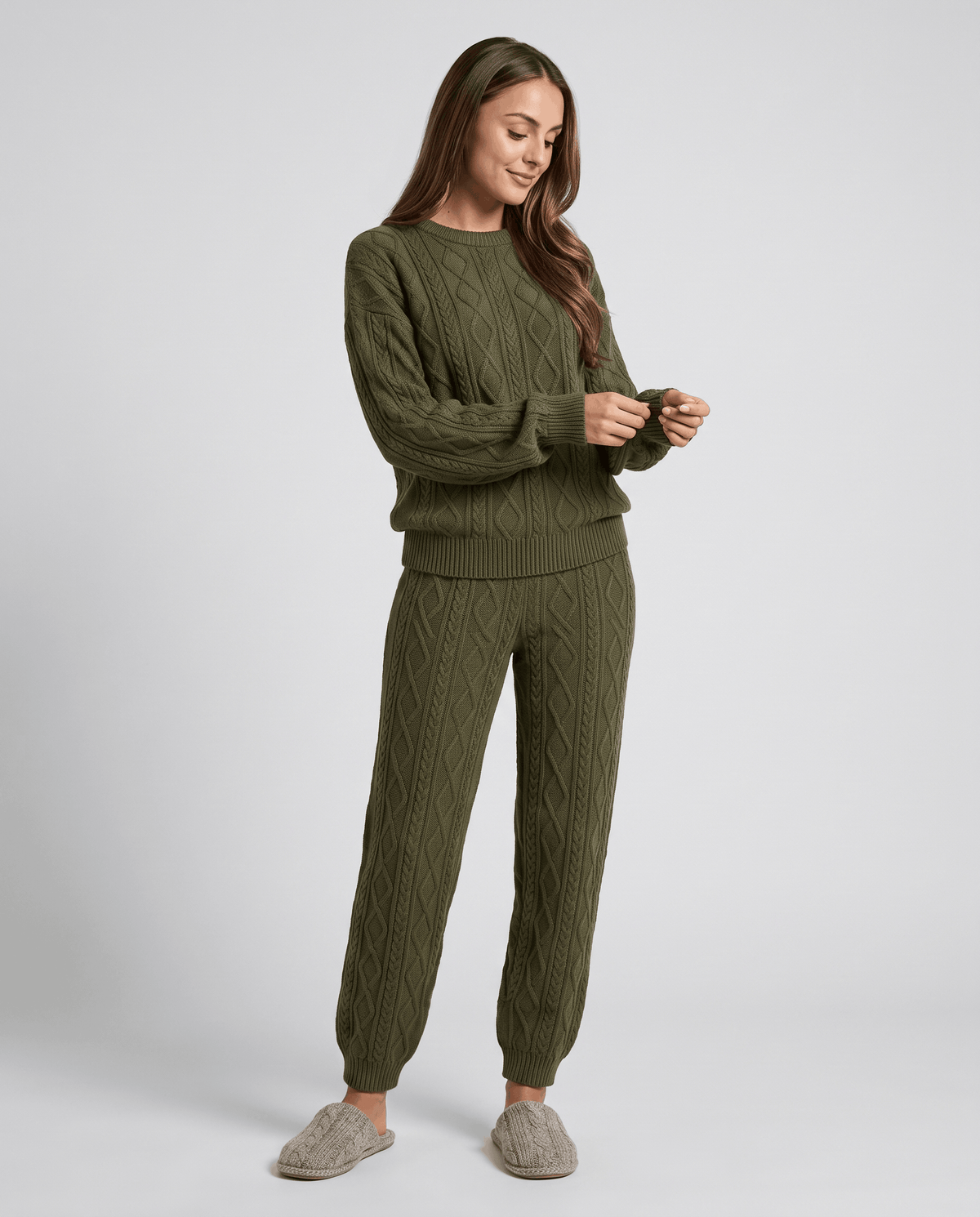 Cable Knit Loungewear Set – Crew Neck Sweater, Jogger Pants & Relaxed Fit | Tamsin