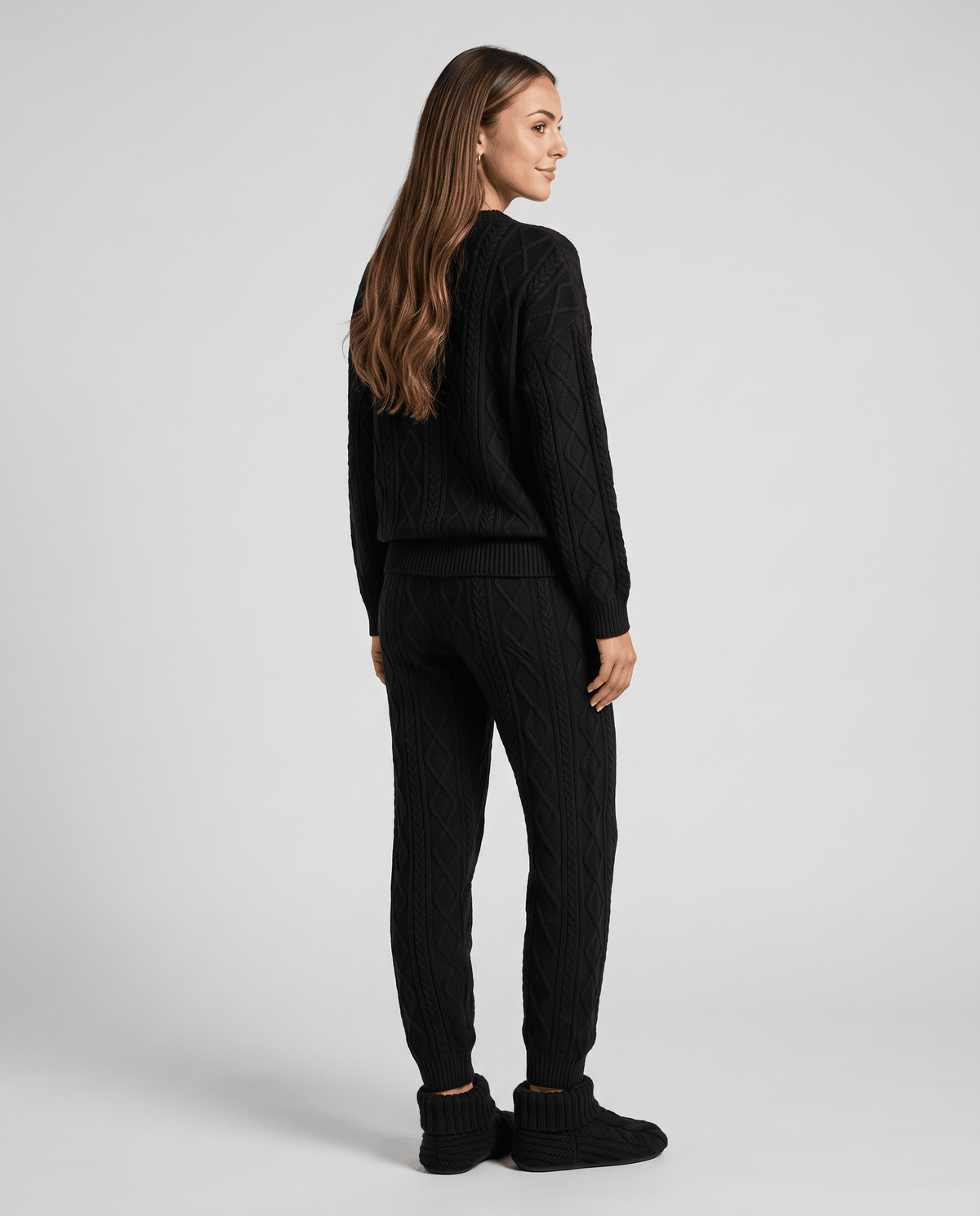 Cable Knit Loungewear Set – Crew Neck Sweater, Jogger Pants & Relaxed Fit | Tamsin