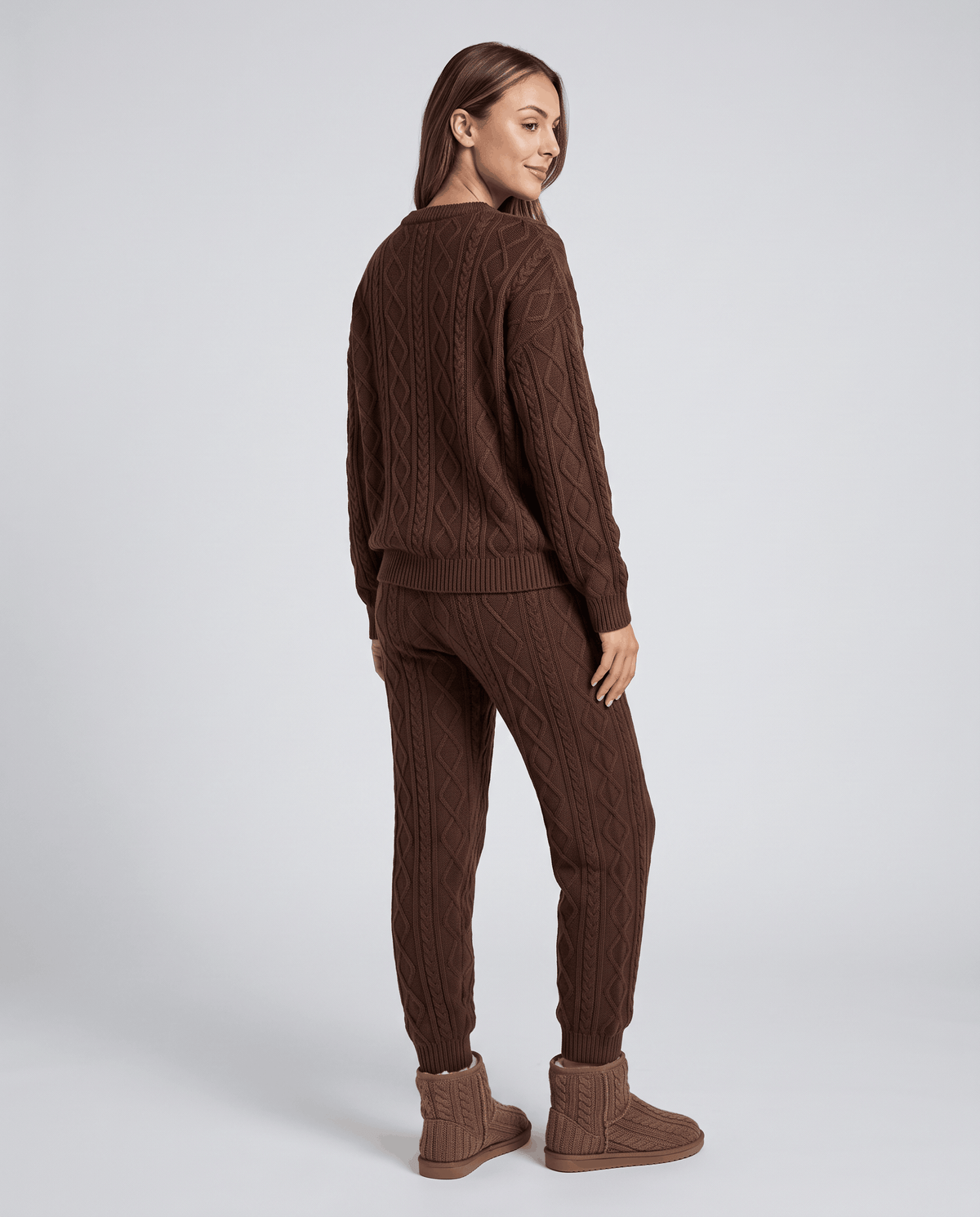 Cable Knit Loungewear Set – Crew Neck Sweater, Jogger Pants & Relaxed Fit | Tamsin