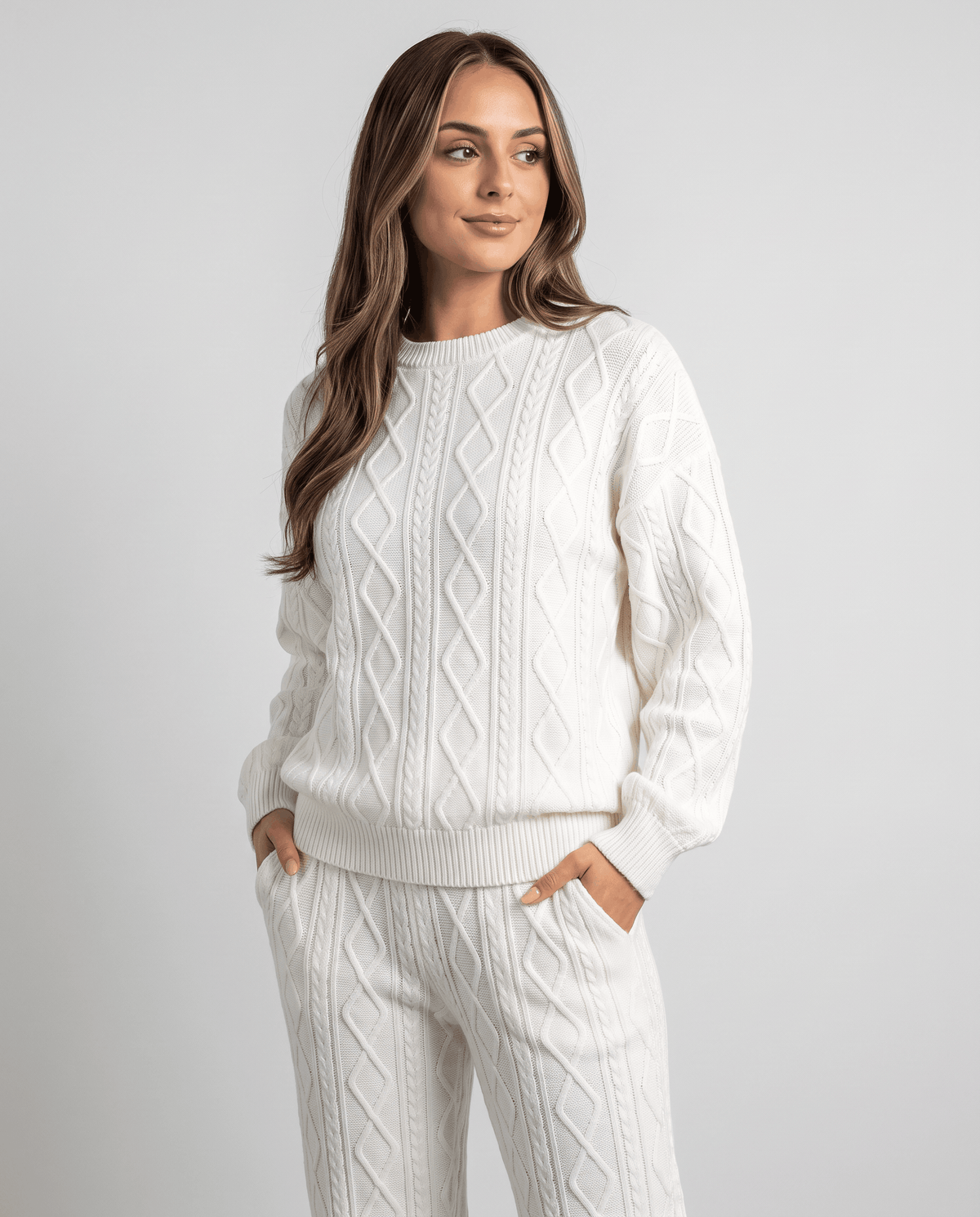 Cable Knit Loungewear Set – Crew Neck Sweater, Jogger Pants & Relaxed Fit | Tamsin