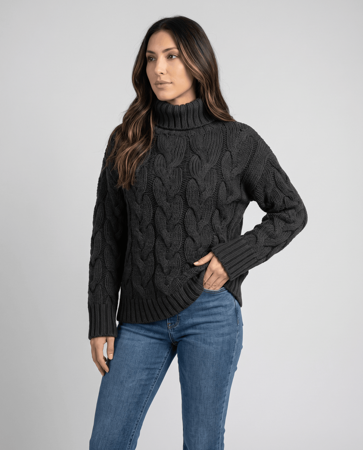 Chunky Cable Knit Turtleneck Sweater – Long Sleeve, Ribbed Cuffs & Relaxed Fit | Hilda