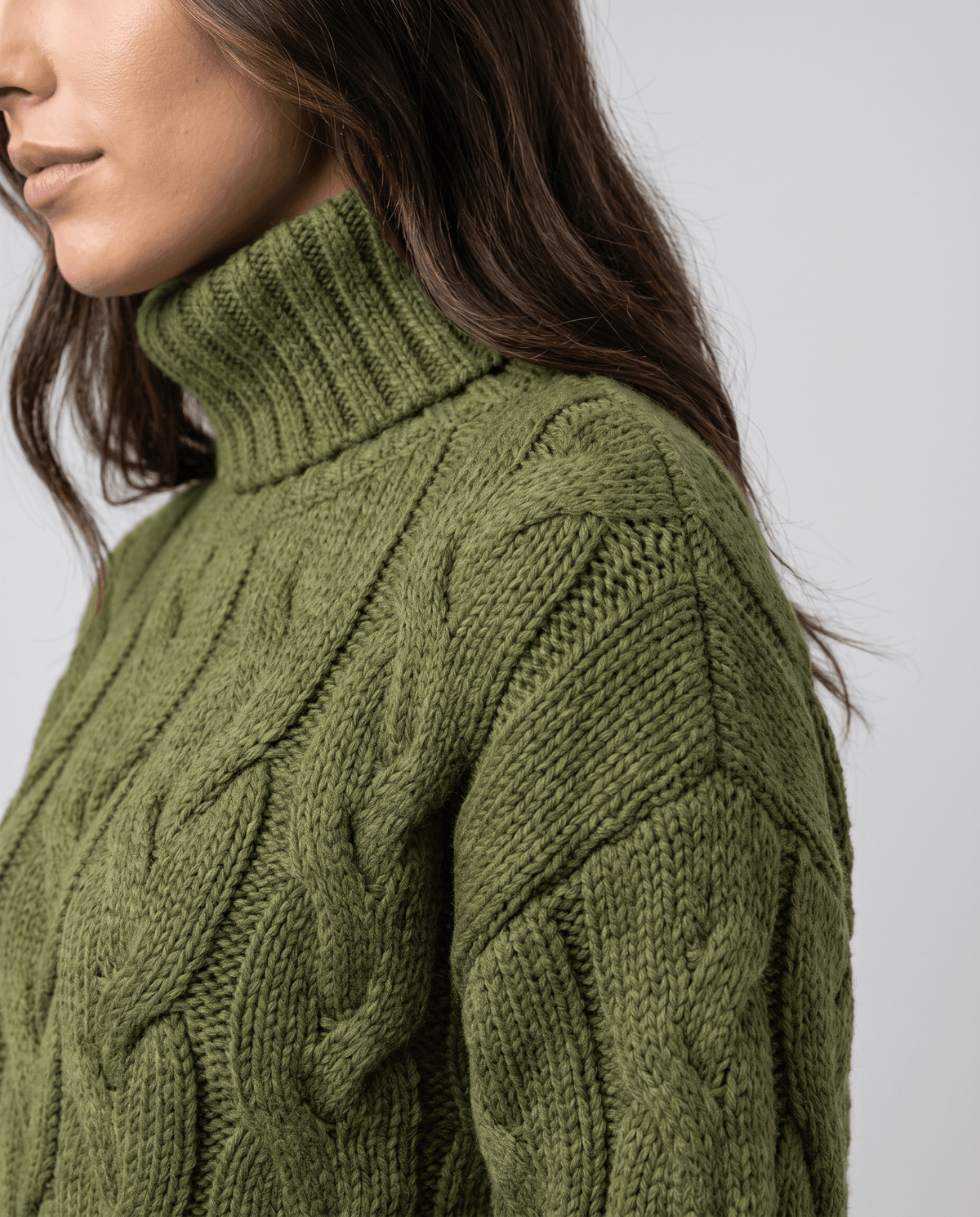 Chunky Cable Knit Turtleneck Sweater – Long Sleeve, Ribbed Cuffs & Relaxed Fit | Hilda