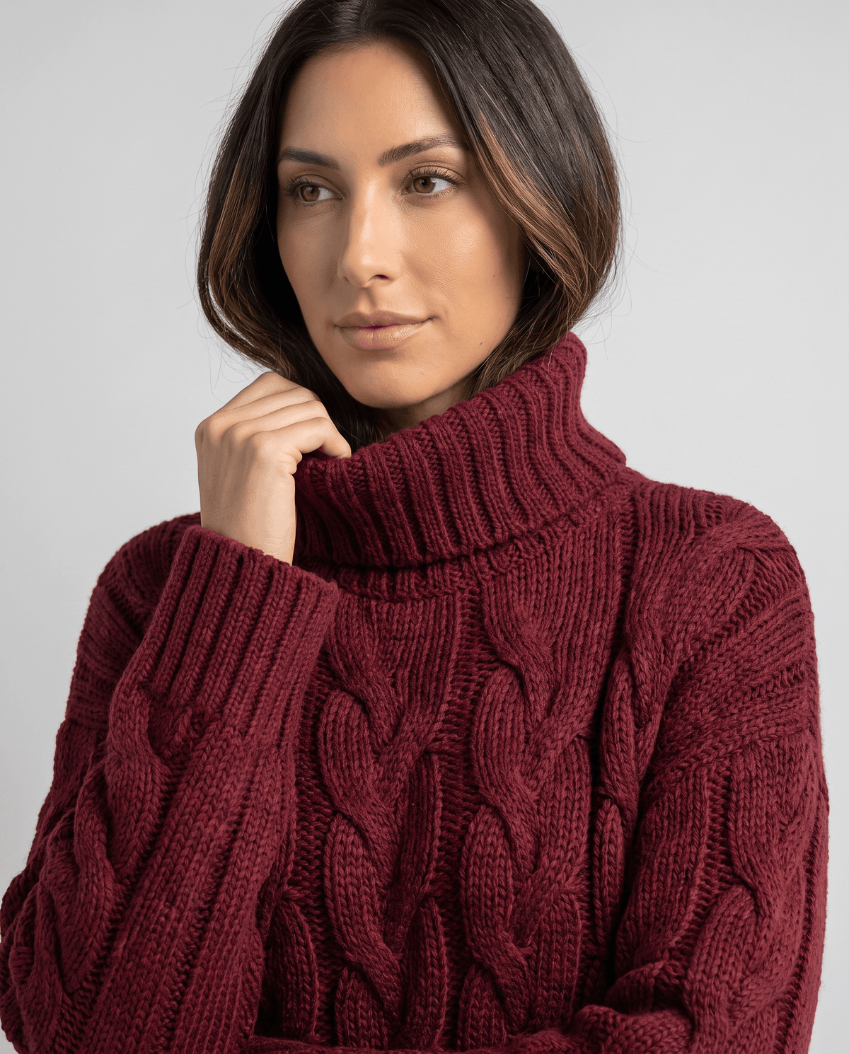 Chunky Cable Knit Turtleneck Sweater – Long Sleeve, Ribbed Cuffs & Relaxed Fit | Hilda