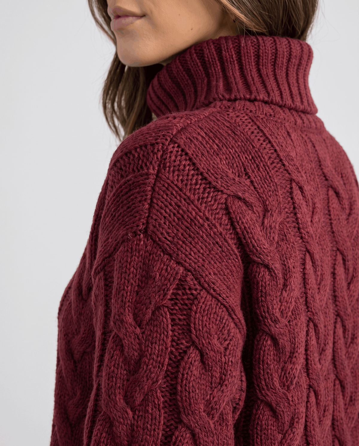 Chunky Cable Knit Turtleneck Sweater – Long Sleeve, Ribbed Cuffs & Relaxed Fit | Hilda