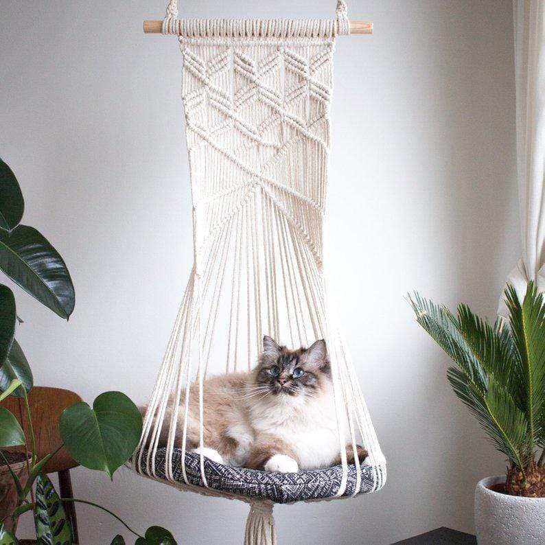 Cat Bed | Wall-Hanging Macramé & Soft Cotton | 180 x 35 cm