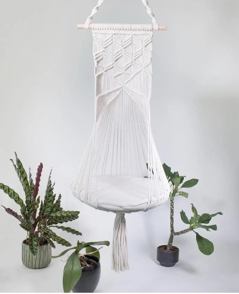 Cat Bed | Wall-Hanging Macramé & Soft Cotton | 180 x 35 cm