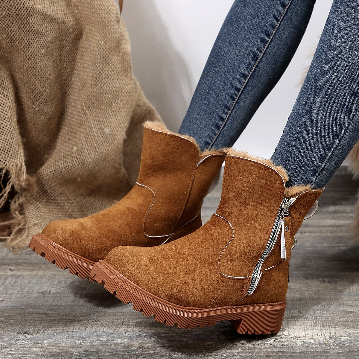 Clariza - Women's Platform Lug Sole Snow Boots