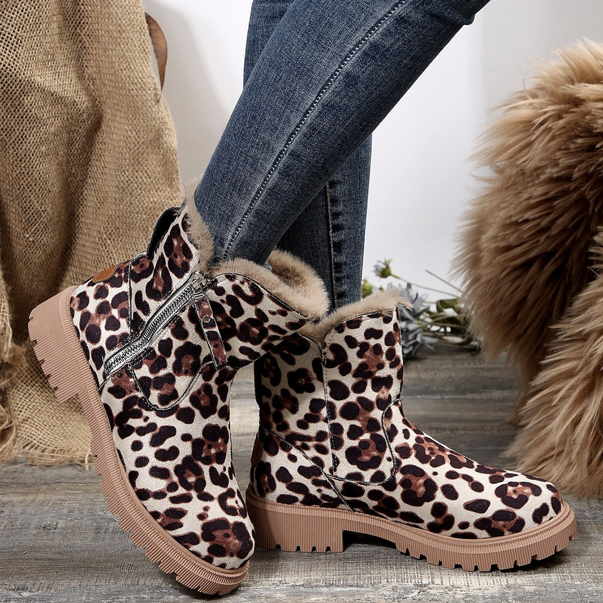 Clariza - Women's Platform Lug Sole Snow Boots