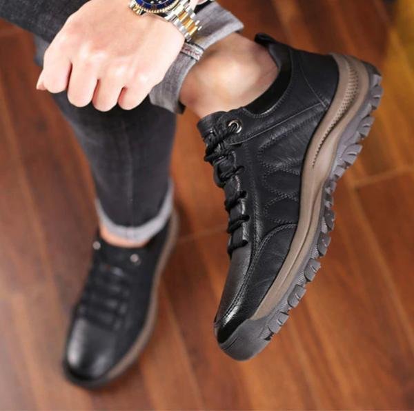 Men’s Lace-Up Sneakers with Lug Sole