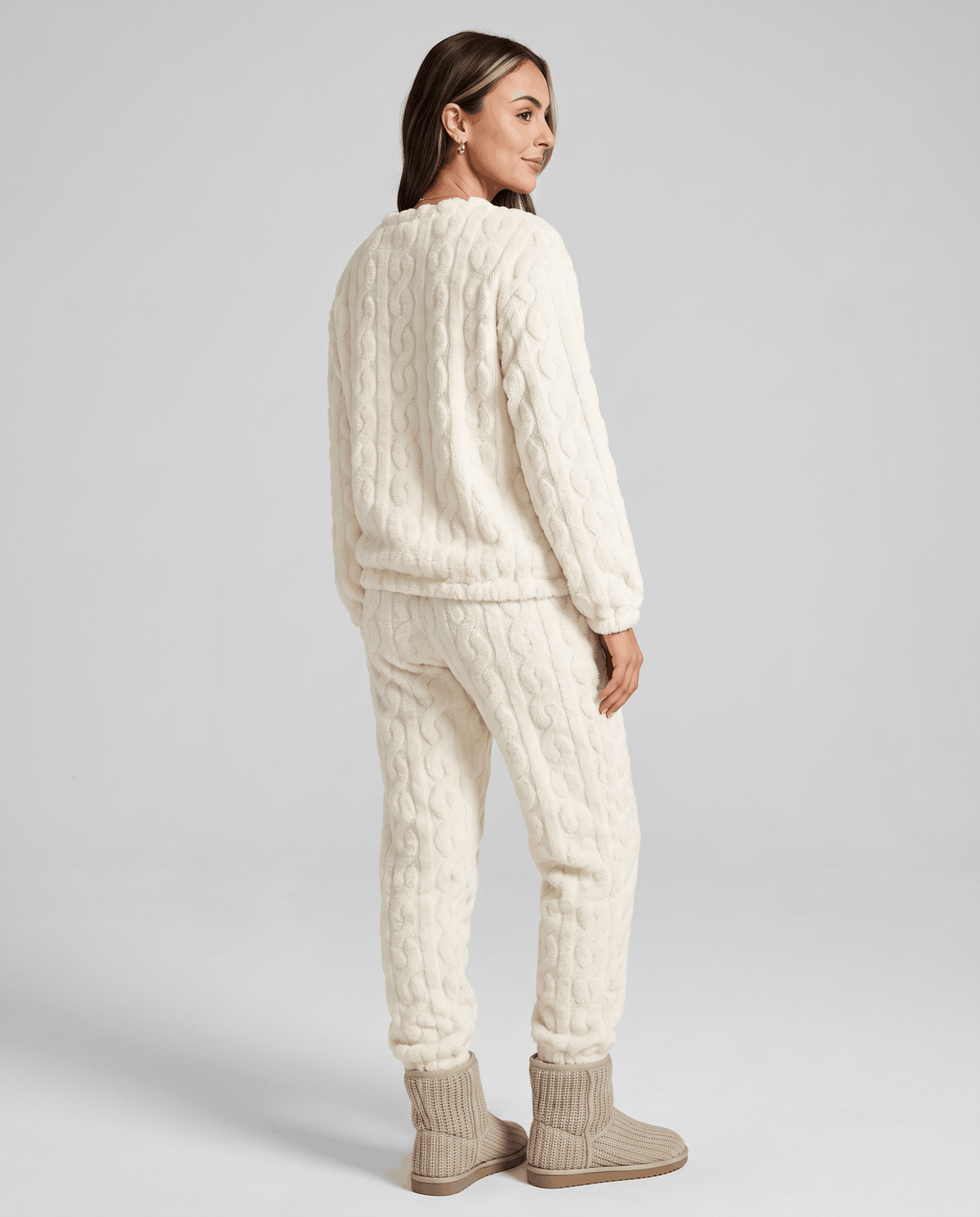 Coral Velvet Pajama Outfit Set – Jacquard Crew Neck Top, Jogger Pants & Soft Thick Fabric | Bronwyn