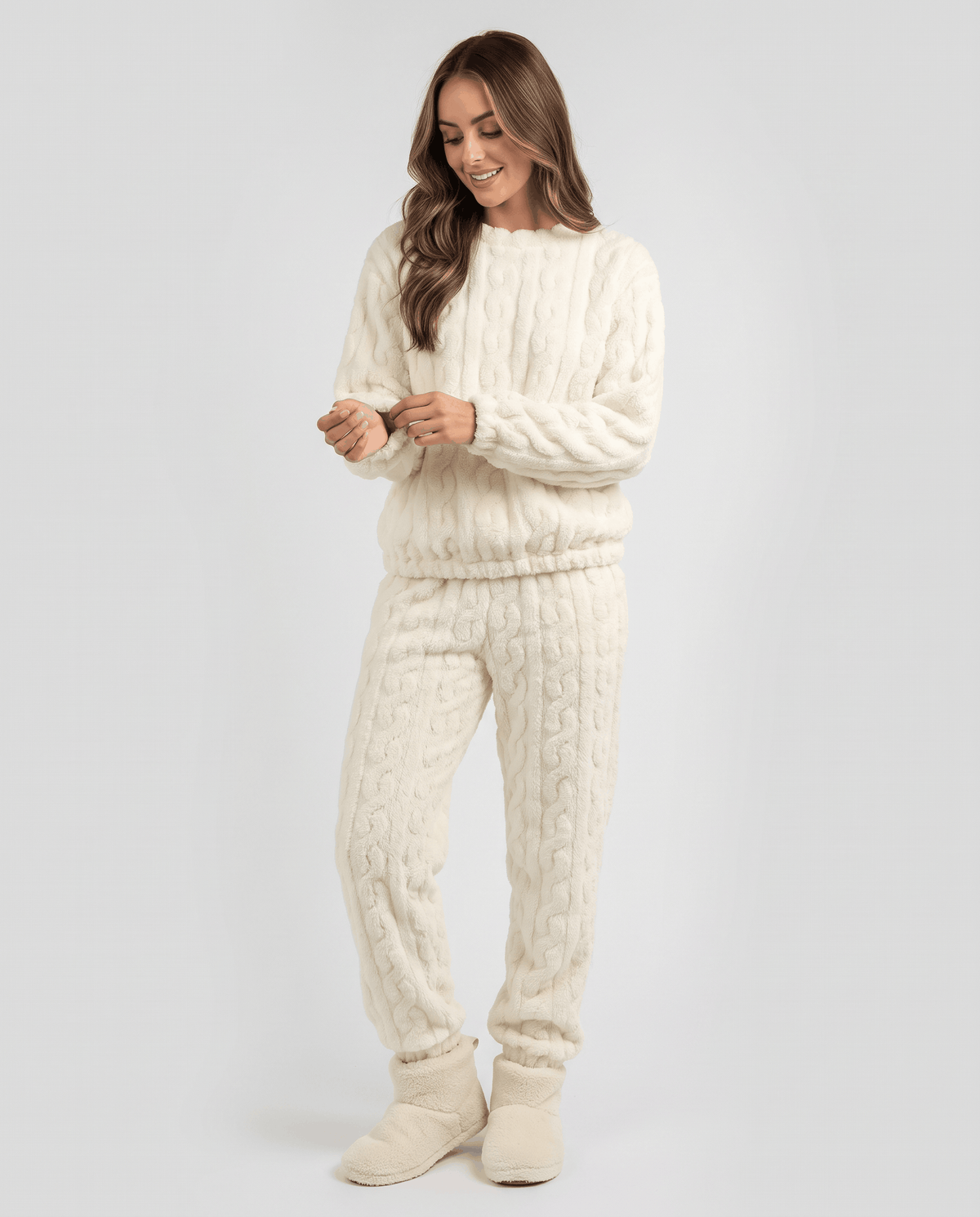 Coral Velvet Pajama Outfit Set – Jacquard Crew Neck Top, Jogger Pants & Soft Thick Fabric | Bronwyn