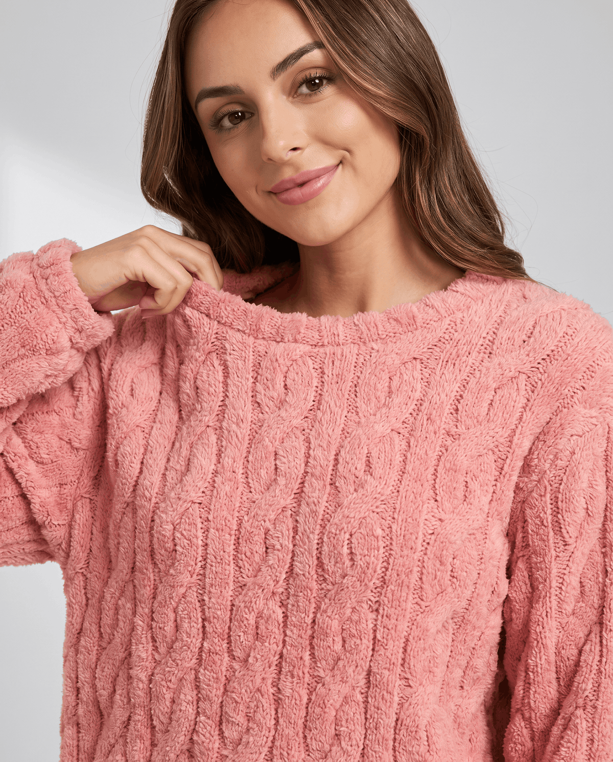Coral Velvet Pajama Outfit Set – Jacquard Crew Neck Top, Jogger Pants & Soft Thick Fabric | Bronwyn