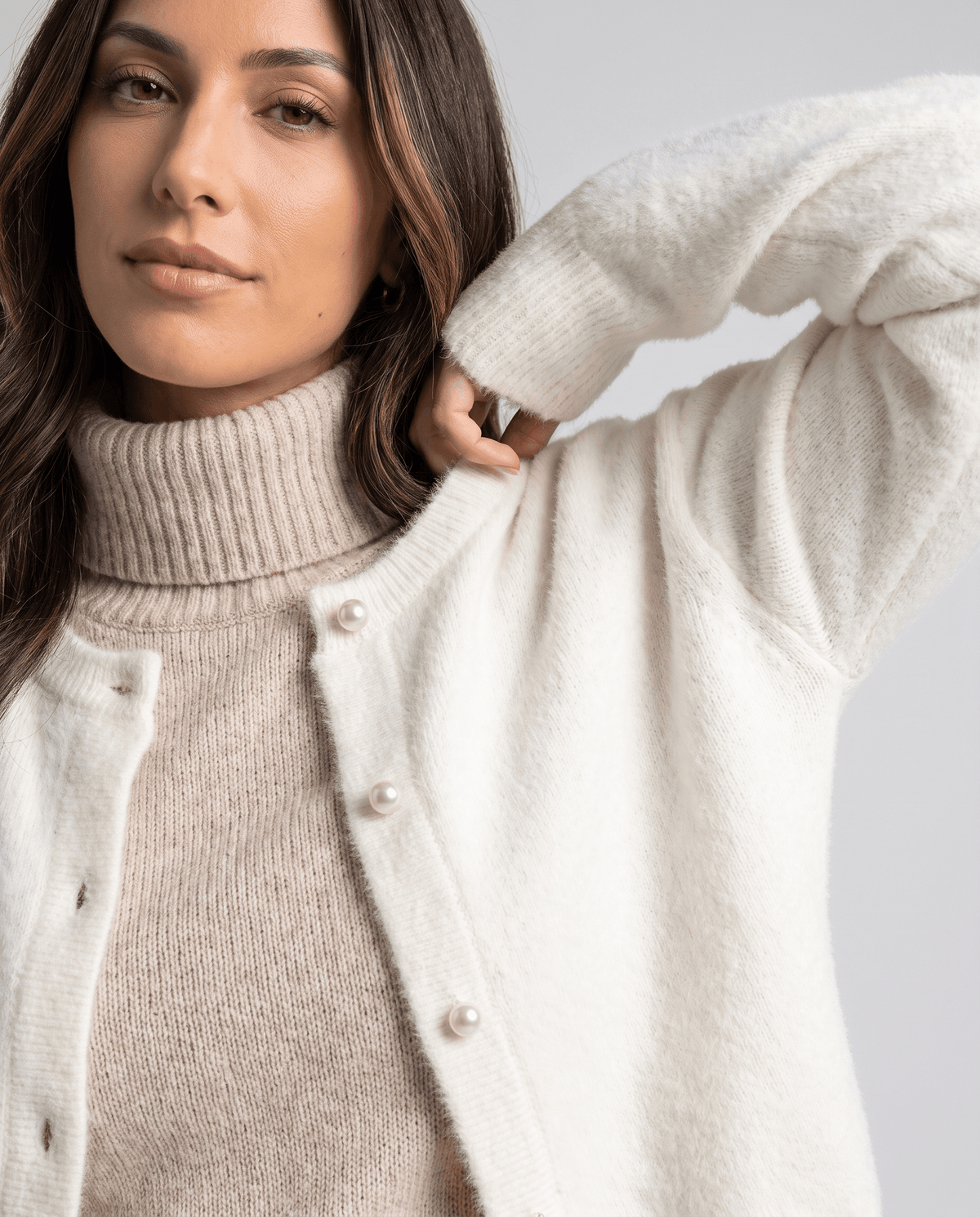 Crew Neck Cardigan Sweater – Plush Knit, Pearl Buttons & Drop Shoulder | Annika
