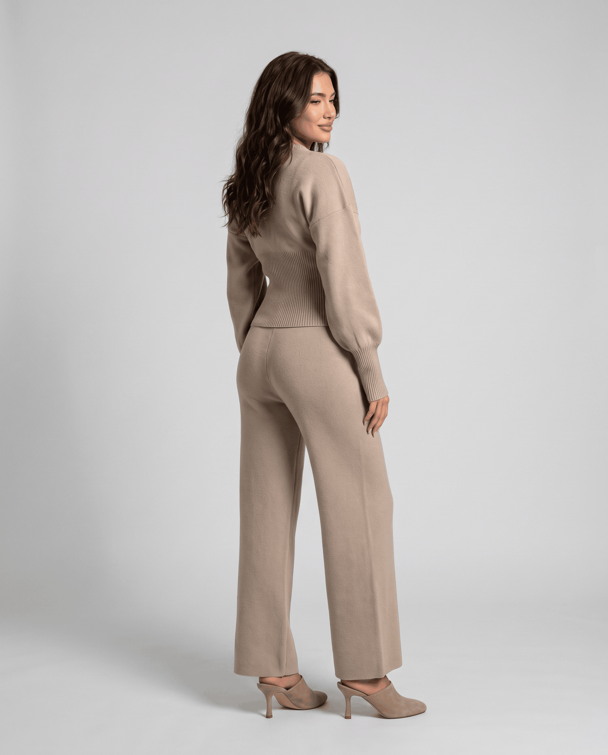 Cropped Loungewear Set – Balloon-Sleeve Zip-Up Knit Top & Drawstring Straight-Leg Pants | Cecilie