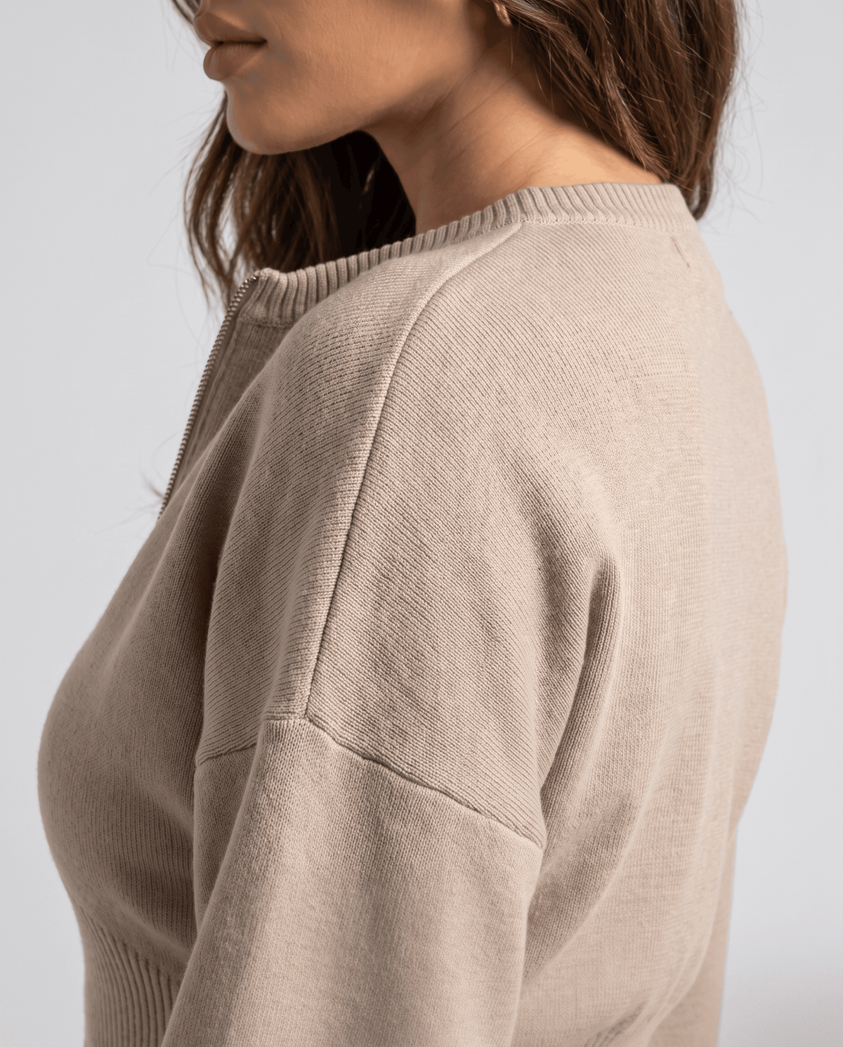 Cropped Loungewear Set – Balloon-Sleeve Zip-Up Knit Top & Drawstring Straight-Leg Pants | Cecilie