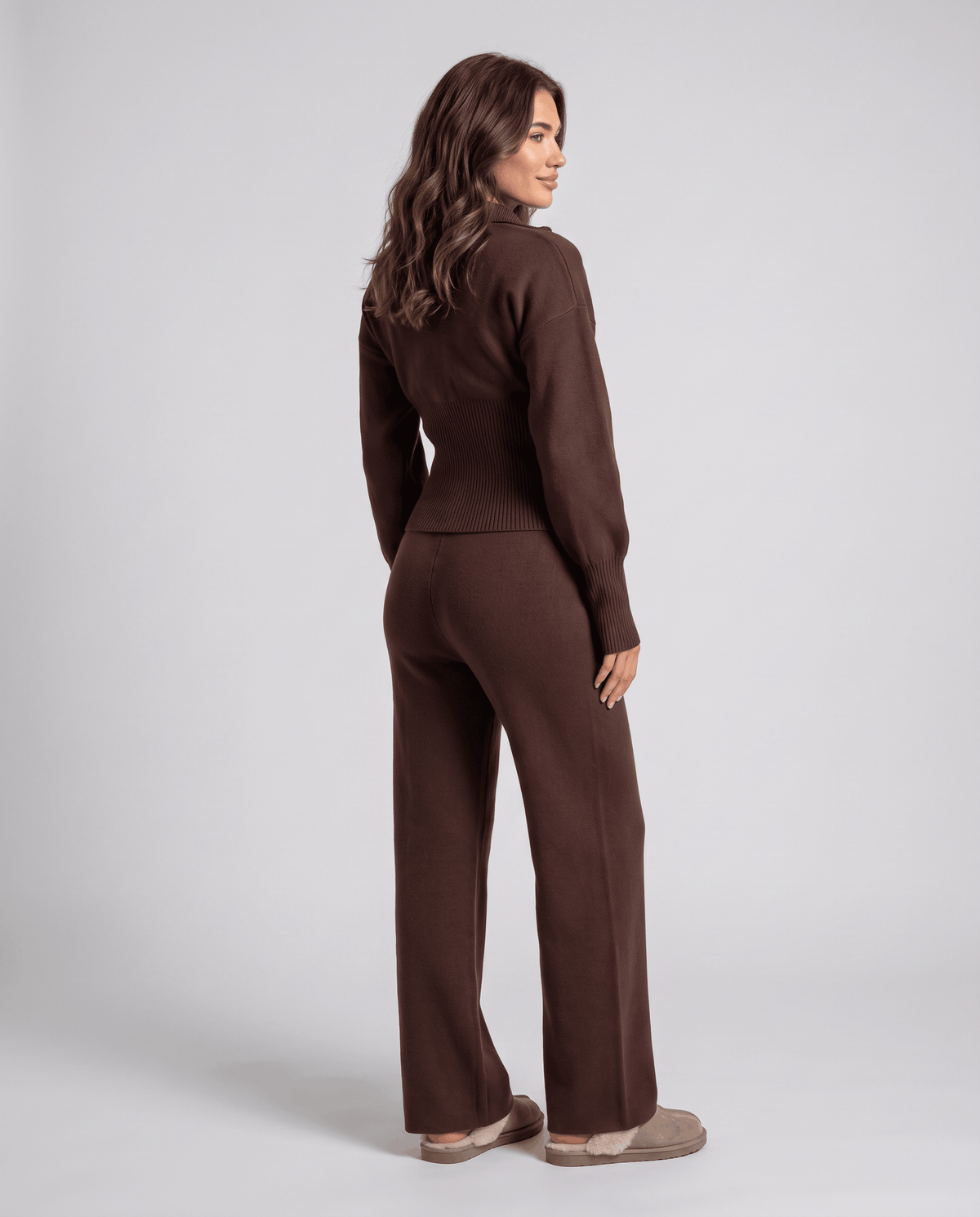 Cropped Loungewear Set – Balloon-Sleeve Zip-Up Knit Top & Drawstring Straight-Leg Pants | Cecilie