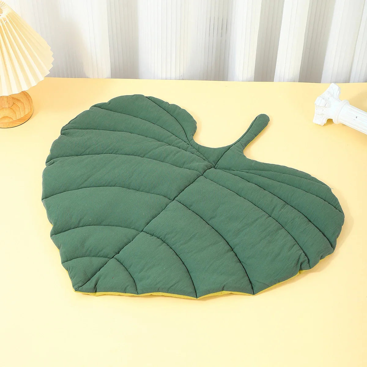 Dog Bed | Leaf-Shaped Plush & Easy-Clean