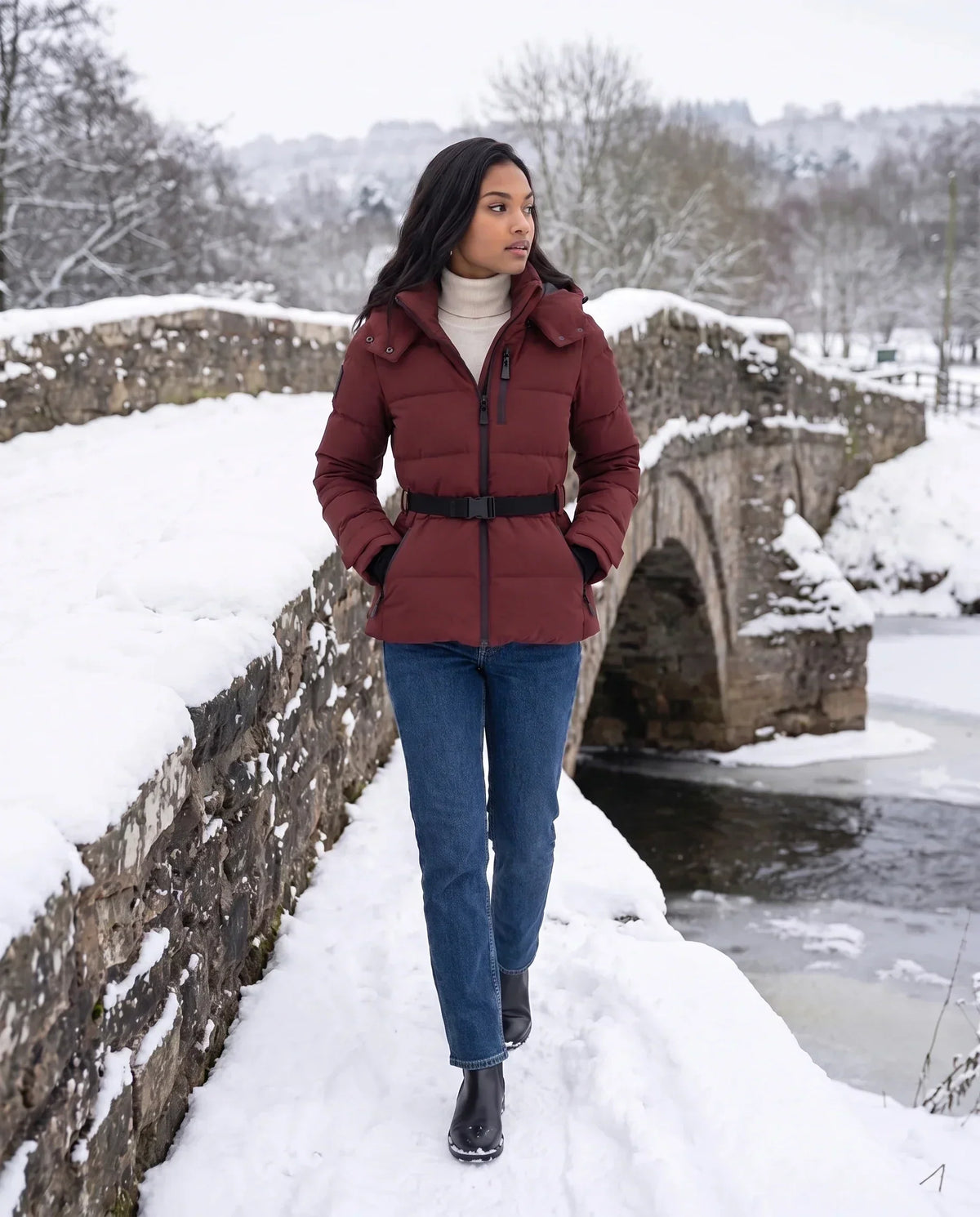 Fitted Hooded Puffer Jacket with Belt