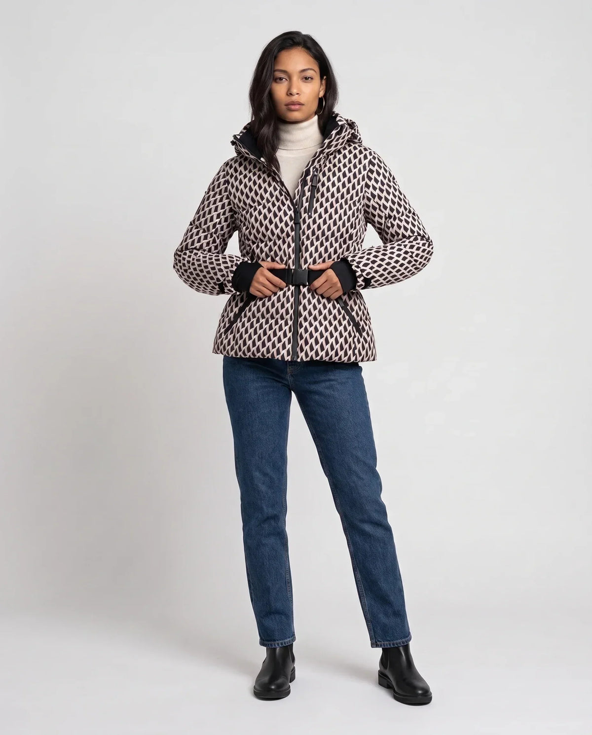 Fitted Hooded Puffer Jacket with Belt