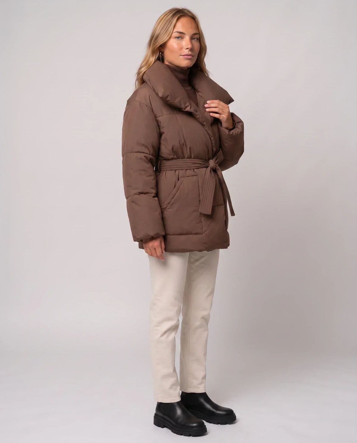 Oversized Mid-Thigh Puffer Jacket with Shawl Collar and Belt