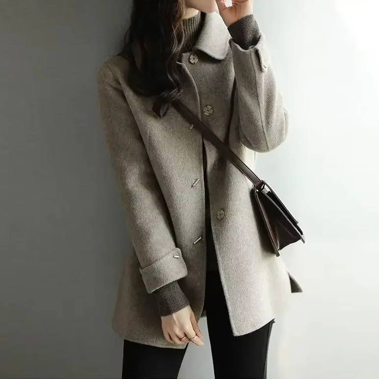 Women's Short Wool Coat | Double-Breasted