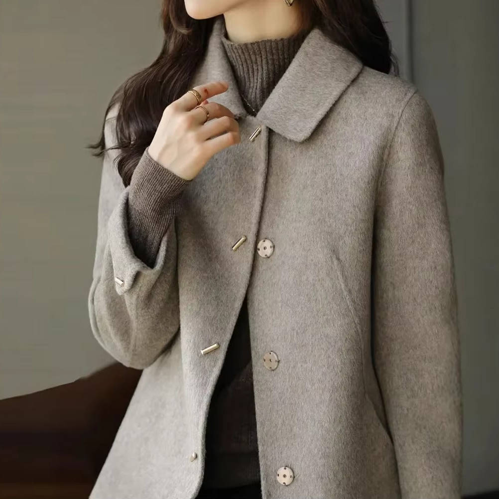 Women's Short Wool Coat | Double-Breasted