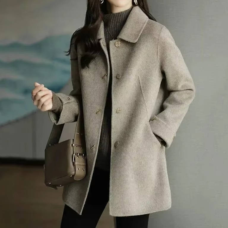 Women's Short Wool Coat | Double-Breasted