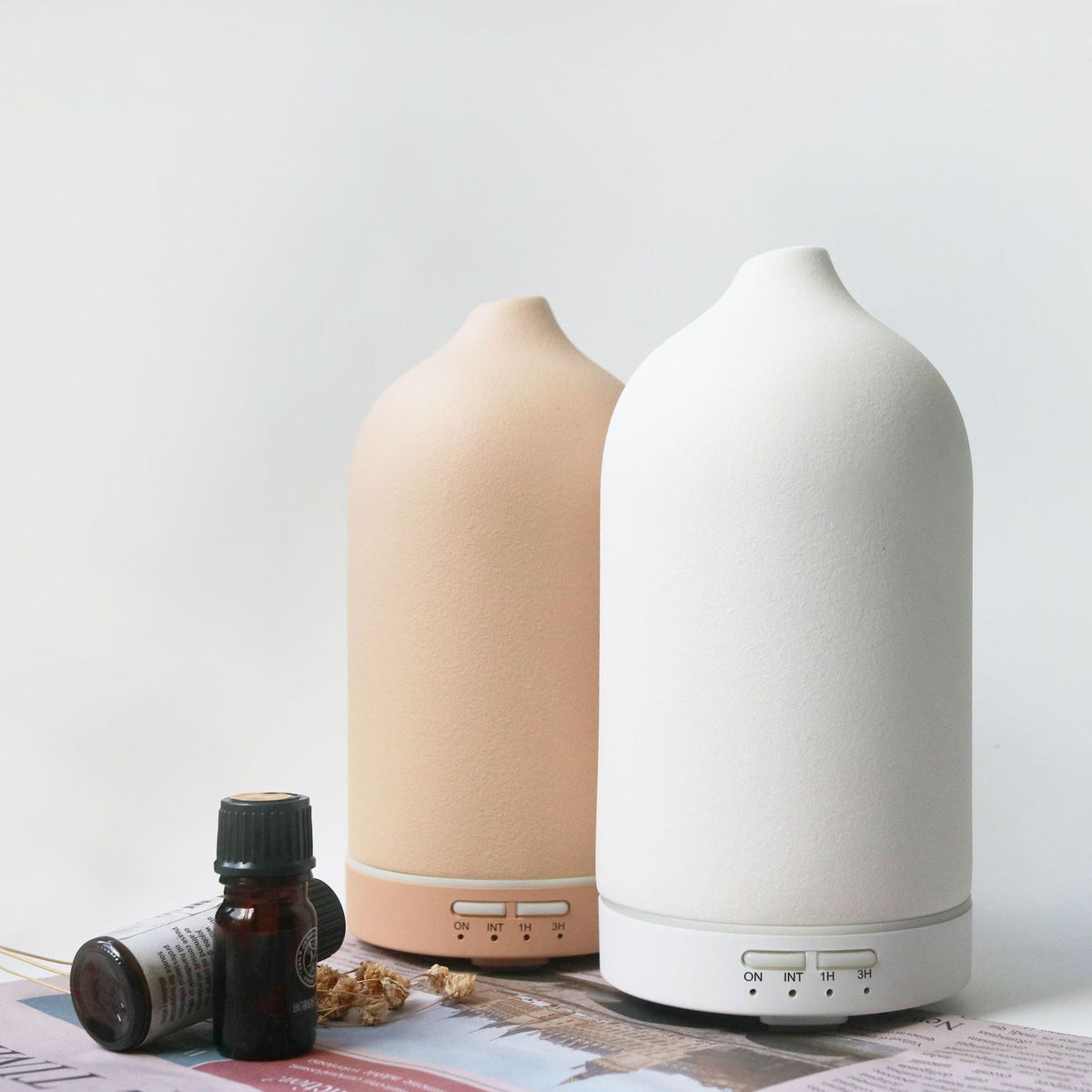 Essential Oil Diffuser and Aroma Humidifier with Ceramic Dome Timer and Ultrasonic Mist