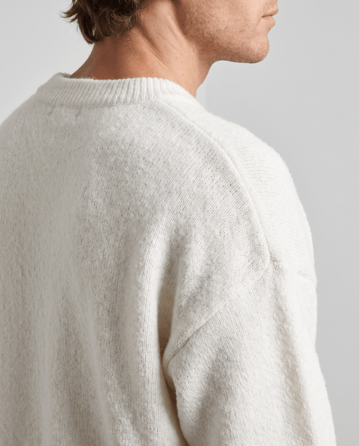 Fuzzy Crew Neck Pullover Sweater – Long Sleeve, Oversized Fit & Ribbed Trim | Soren