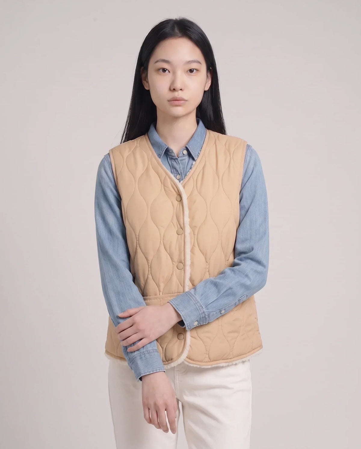 Sherpa-Lined Quilted Gilet with V-Neck