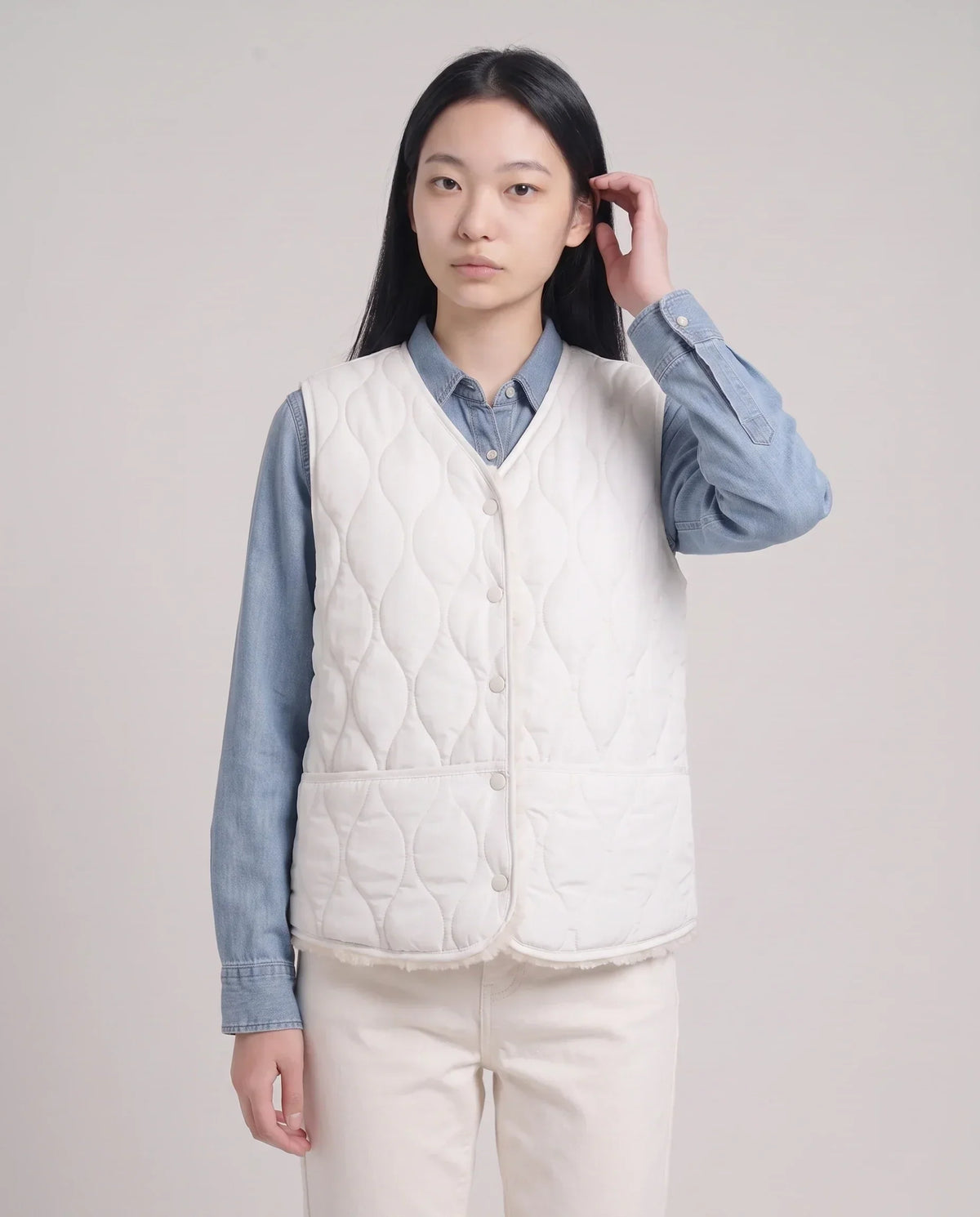Sherpa-Lined Quilted Gilet with V-Neck