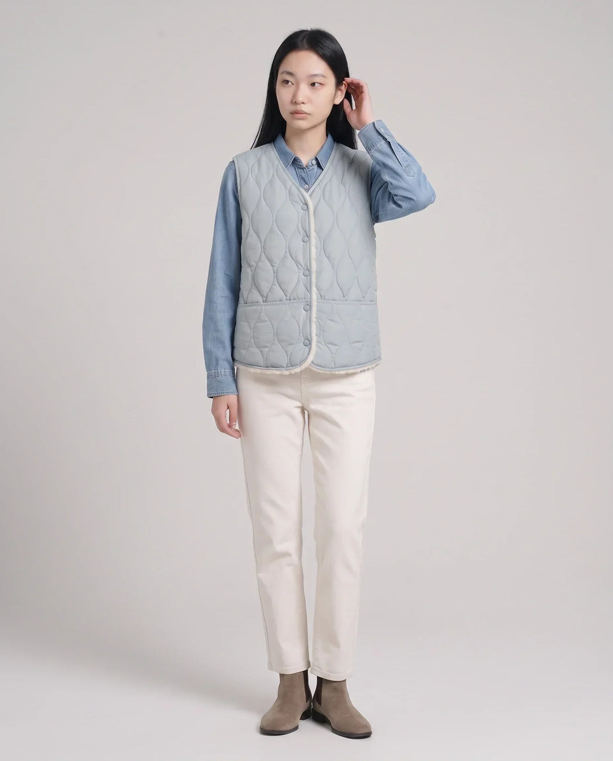Sherpa-Lined Quilted Gilet with V-Neck