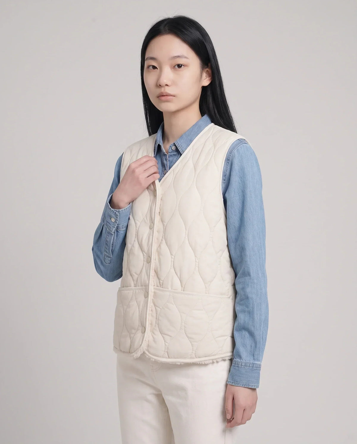 Sherpa-Lined Quilted Gilet with V-Neck