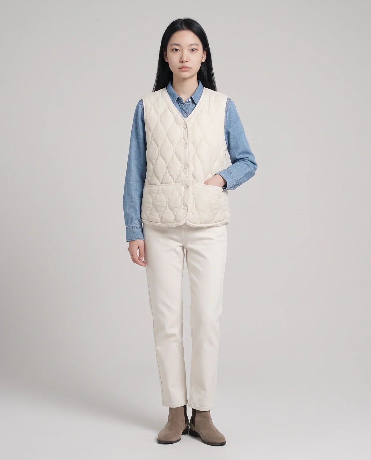 Sherpa-Lined Quilted Gilet with V-Neck