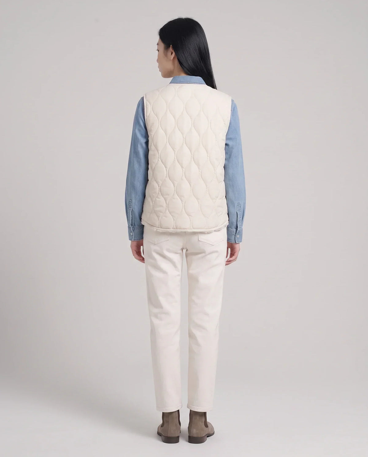 Sherpa-Lined Quilted Gilet with V-Neck