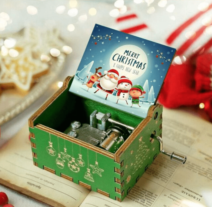 Hand-Wound Christmas Music Box — Cozy Melody, Traditional Holiday Motif