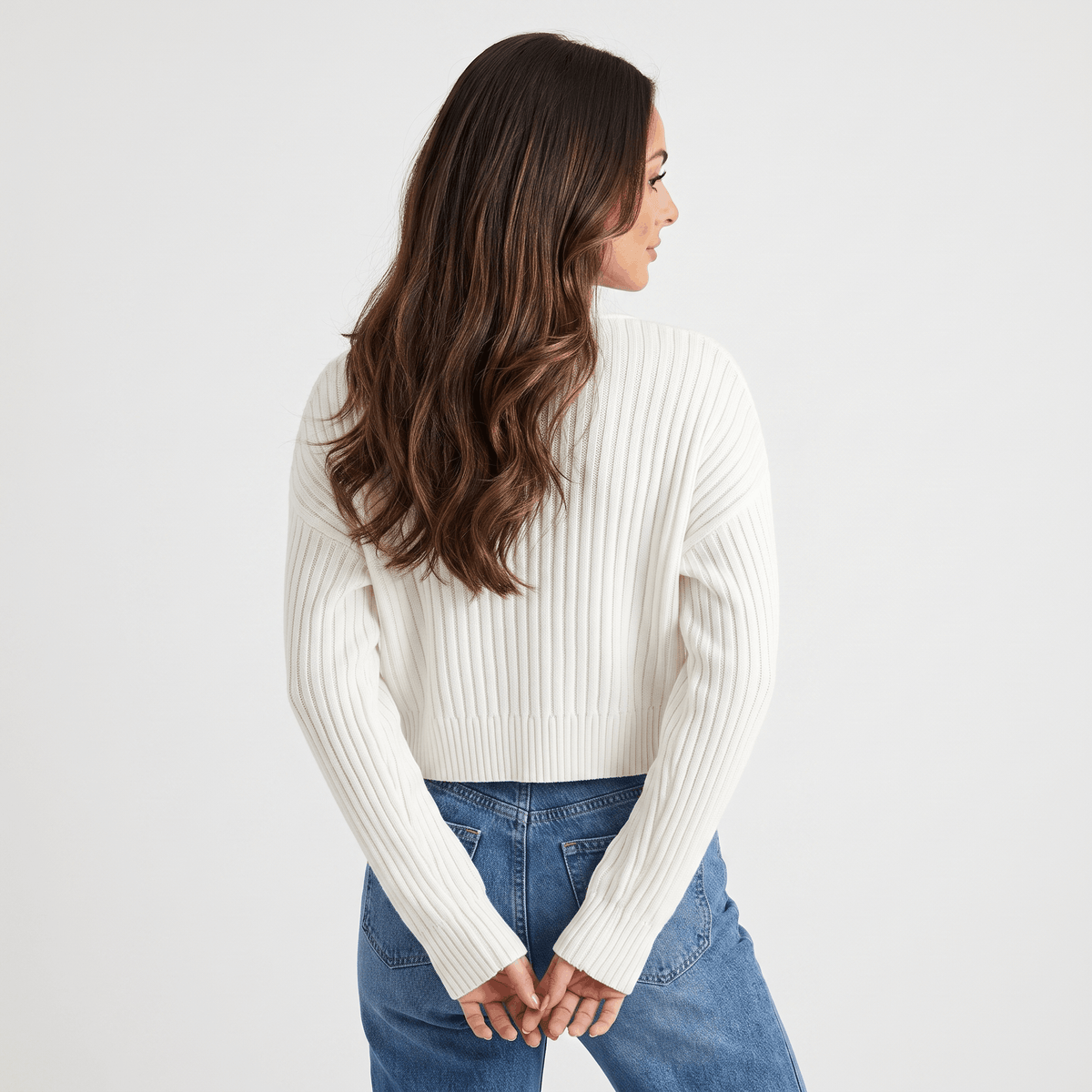 Bianca Cropped Ribbed Knit Cardigan – V-Neck Button Front Layer