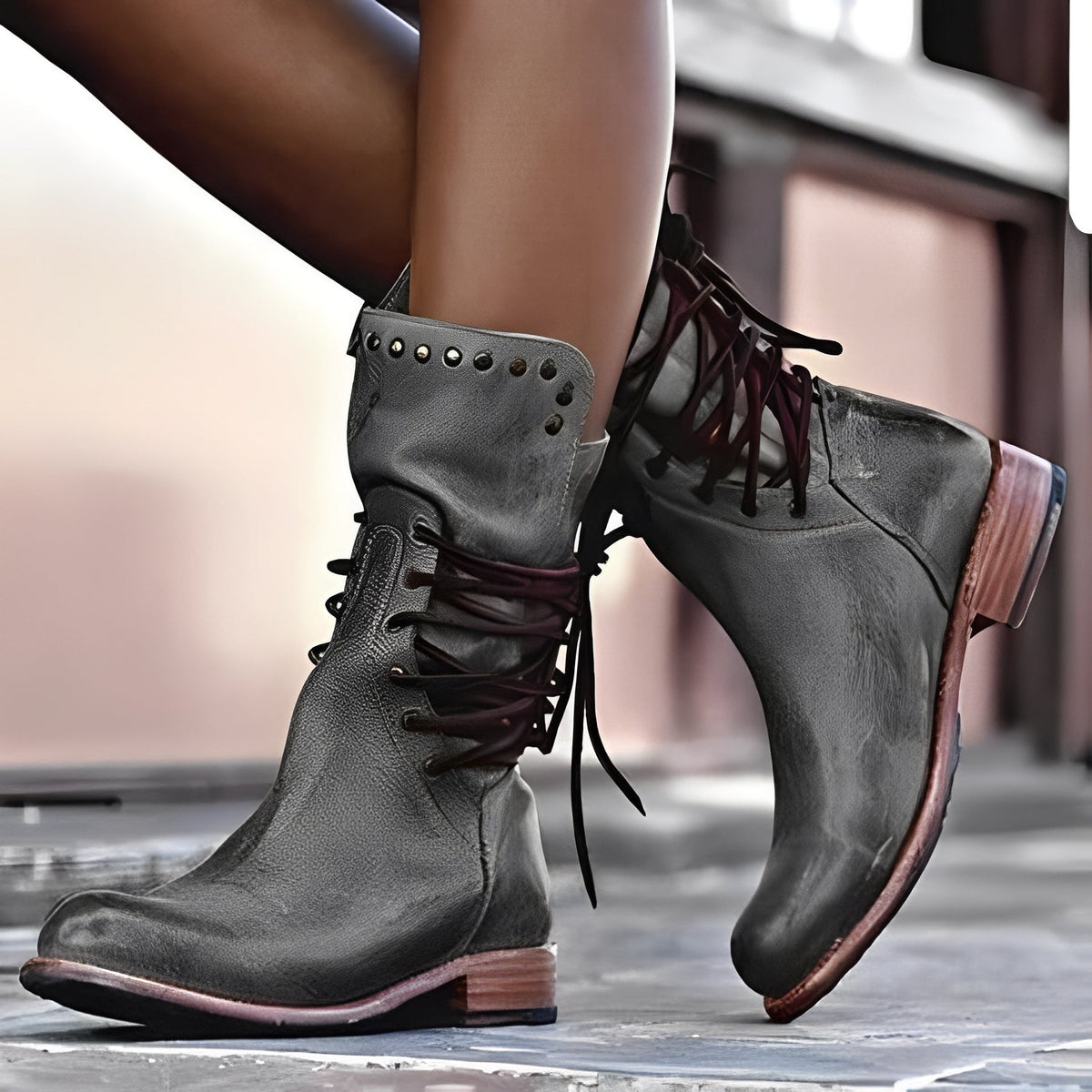 Lenora - Women's Shoes in Retro Style with Low Heel