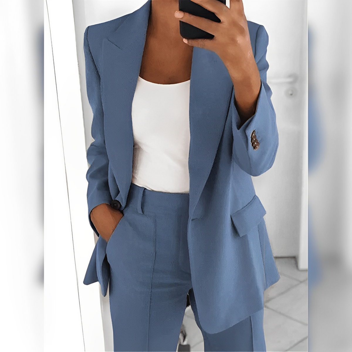 Mara – Elegant Ladies Suit