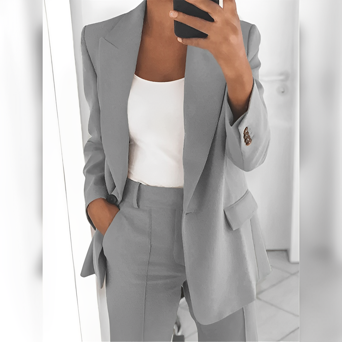 Mara – Elegant Ladies Suit